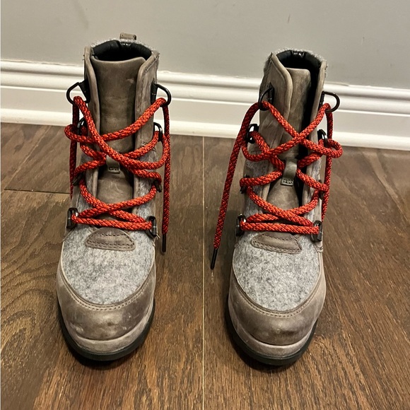 Sorel
Women's Blake Waterproof Block High-Heel Booties - Picture 8 of 13